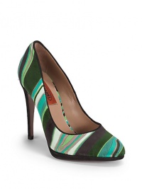 THE LOOKMultistripe print velvet upperOval toePadded insoleSuede-covered heel, 4 (100mm)Suede-covered platform, ¼ (5mm)Compares to a 3¾ heel (95mm)THE MATERIALSignature striped fabric upperLeather liningLeather soleORIGINMade in Italy