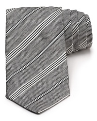 Whether you're speaking at the conference or giving a toast for a friend, this stately tie from Armani Collezioni gives your words an added authority.