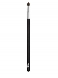 Perfect for applying and blending eyeshadow, this small dome brush is an indispensible tool. 