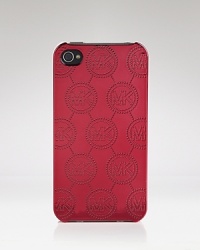 The jet-set is calling, so get dialed in to globetrotting glamour with this MICHAEL Michael Kors iPhone case.