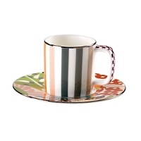 Missoni has created a multicolored décor that has been inspired by the colors of flowers and leaves of the tropical forest. This fantasy brings particular warmth to the most important pieces of the collection, standing out clearly on the white surface of the porcelain.