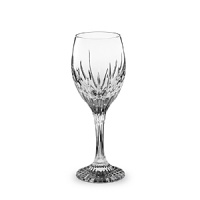 Baccarat has been synonymous with exceptional crystal for nearly 250 years. Handcrafted with meticulous detailing, the Jupiter wine glass brilliantly disperses light for an elegant and radiant addition to your table.