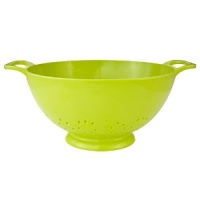 This large colander by Zak Designs Inc is 9.25in. and made of durable, 100% melamine. Stable, raised bottoms and easy-grip handles. Resistant to acids, alkai and stains. Dishwasher Safe.