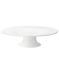 In an exquisite union of the contemporary and the classical, renowned bridal designer Vera Wang and Wedgwood have created a dinnerware and dishes pattern that brings elegance to the modern table. Blanc sur Blanc cake stands marry pure white with a textured matte border and platinum edging for subtle tonal contrast.