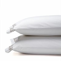 Vera Wang Circle Eyelet King Pillowcase, Pair