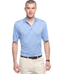 Look great on the green (and keep your cool, too!) in this sharp performance polo from Izod Golf. (Clearance)