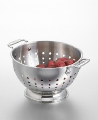 This large, beautifully polished 5-Quart stainless steel colander is perfectly suited for the modern kitchen. Large handles are attached using non-corrosive rivets. Dishwasher safe.