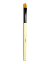 For use with dark Eye Shadow shades, the Eye Liner Brush is perfectly shaped to create a precise and even line.