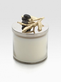 A comforting fragrance inspired by the warm, welcoming atmosphere of a Tuscan afternoon. Verdant notes of olive and verbena hover between fresh, peppery top notes warmed by cedar, cypress and vetiver. From the Olive Branch CollectionGlass vessel with matte goldtone nickelplated metal lid13.5 oz.5H X 3¾ diam.Imported