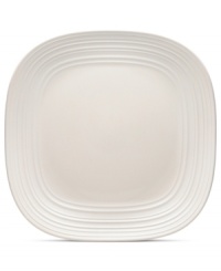 With the look of hand-thrown pottery in hard-wearing stoneware, the Swirl square platter from Mikasa enhances casual meals with fuss-free elegance. A matte finish with glazed accents adds stylish distinction to pure white.