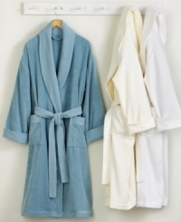 It's time to relax and unwind. Martha Stewart Collection brings softness and comfort to your daily routine with this luxurious bathrobe. Pure Turkish cotton gives it an incredibly plush feel that you will sink right into.