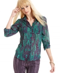 With a colorful abstract print, this GUESS blouse is perfect for adding a pop of pattern to your fall look!