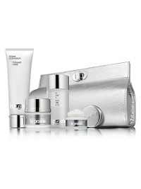 For the first time ever, La Prairie brings together our legendary Cellular Essentials line. A complete regimen of our loyalist favorites, this limited edition Classics set is perfectly edited to our dedication to science and luxury.