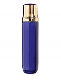 This essential first step to the anti-aging ritual maximizes the Orchidée Impériale skincare benefits. Enriched with orchid water, this toner primes the skin with preliminary age-defying action and deeply moisturizes the skin, refining its texture. After use, the skin is firmer, smoother and pores are tightened. The skin regains its fullness, and is completely receptive to the products of the Imperial Ritual. 4.2 oz.