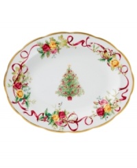 Royal Albert offers a festive twist on a favorite pattern, mixing Christmas trees, holly and bows with pink and gold blooms on the Old Country Roses Holiday platter. Gold-banded porcelain coordinates flawlessly with the original dinnerware collection.