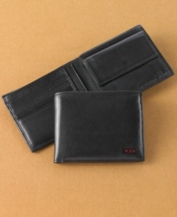 Slim down your essentials with the sleek, thin design of this smooth leather coin wallet from Tumi.