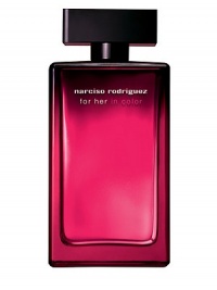 Each element of this ultra-sophisticated limited edition has been enhanced to sublimate the original Eau de Parfum in a couture way: Vibrating and colorful top notes have been added to the fragrance, the bottle is dressed up with one absolute color fuchsia - and the outer packaging has a wink at Narciso Rodriguez fashion collages. 