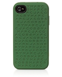 Tuck your iPhone 4 in this signature MARC BY MARC JACOBS case for max protection and designer style.