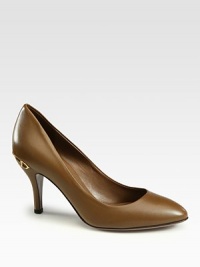 Leather mid-heel pump with a thin horsebit and interlocking G detail on the back heel. Self-covered heel, 3¼ (80mm)Leather upperLeather lining and solePadded insoleMade in Italy