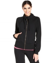 Perfect for a warm-up or a cool-down, this lightweight Ideology jacket keeps your body snug while you break a sweat!