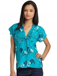 THE LOOKHawaiian printNotch lapelFront button closure Vented short sleevesChest button flap pocketsVented hemTHE FITAbout 24 from shoulder to hemTHE MATERIALSilkCARE & ORIGINDry cleanImportedModel shown is 5'10 (177cm) wearing US size Small. 