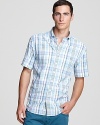 This classic fit Vineyard Vines cotton button-up lends a preppy look in pale-hued plaid.