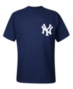 For every pitch, slide and dive, be there to represent your hometown heroes with this New York Yankees T shirt from Majestic Apparel.