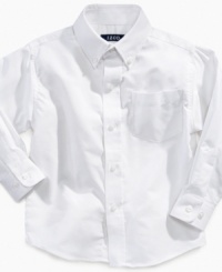 The basic look he needs to boost his formal style, this oxford shirt from Izod perfectly fills out his closet.