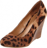 ZiGiny Women's Apple Pump