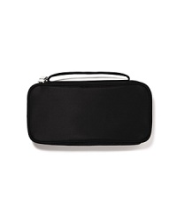 Keep your makeup brushes in top condition by storing them in this chic brush case. A must for travel.