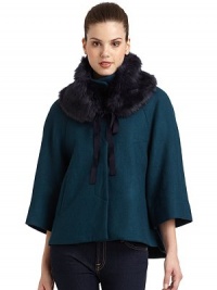 THE LOOKSnap closureThree-quarter length sleevesRemovable faux fur accentDual seam pocketsTHE FITAbout 23 from shoulder to hemTHE MATERIALBody: wool/viscose/polyesterFaux fur: acrylic/polyesterCARE & ORIGINDry cleanImportedModel shown is 5'9½ (176cm) wearing US size Small. 