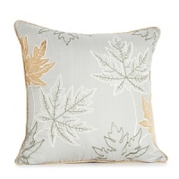 Dress up the bed with this decorative pillow. With a botanic print in a soothing palette, it makes a lovely addition to your home.