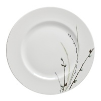 Muted shades of blues and greens with touches of platinum show nature at its finest. Elegant and unique, this fine bone china makes fine dining occasions even more spectacular.