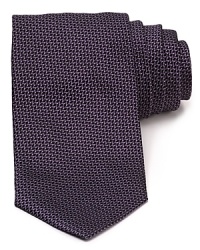 Whether you're speaking at the conference or giving a toast for a friend, this stately tie from Armani Collezioni gives your words an added authority.