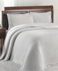 Utterly classic, a woven diamond design accents this Woven Jacquard sham for homespun comfort with a look of simple elegance. Embellished with an all-around fringe and comes in five colorways.