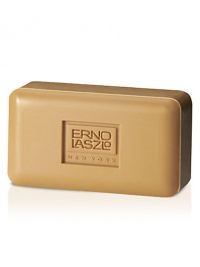 This gentle cleansing bar cleans without over-drying and nourishes with rich plant oils for smooth, supple skin. Cleans without stripping natural oilsBoosts cell renewal and pH balanceSoftens the skin with safflower seed oilMade in USA