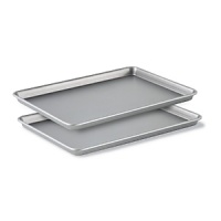 Bake everything from quick hors d'oeuvres to fancy desserts with this versatile pan set from Calphalon. Expertly constructed to the standards of culinary professionals-and meant for a lifetime of use-each pan features two interlocking layers of high-performance nonstick for beautiful results and clean, easy release.