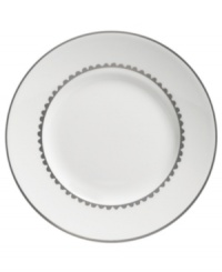 Vera Wang marries modern shapes with traditional lace in this set of dinnerware. The dishes are decidedly timeless. Platinum trim and banding add delicate feminine touches to this white bread and butter plate.