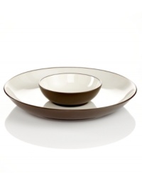 Make everyday meals a little more fun with Colorwave Chocolate dinnerware. Dressed in two contrasting hues – one glazed, one matte – this versatile chip and dip is a must from the mix-and-match Noritake collection.