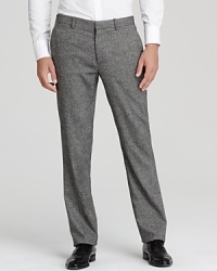 A lightweight dress pant offers season-spanning refinement for your professional wardrobe.