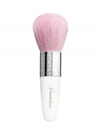 The Meteorites Brush mixes all the different shades into separate color harmonies, creating a genuine veil of perfection for a women's face. This soft-bristle brush picks up just the right amount of powder for a flawless finish. 