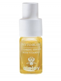 The Phyto-Blanc Clearing Essence with Vitamin C is a lightening serum that slows down the production of melanin. Used on a daily basis, it brightens, refines and clarifies skin, leaving a clear, luminous complexion. Set includes a two-month treatment of eight vials. 