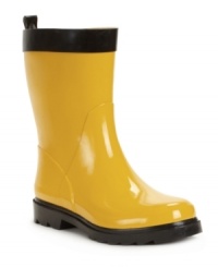 Survive the rain with the cheery colors of the rainbow. The Rodwell rain boots by Dirty Laundry make puddle stomping a fashionable affair with trendy color blocking.