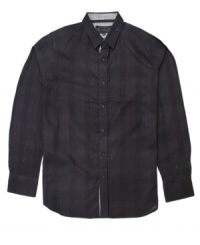 Go dark. The tonal plaid on this No Retreat shirt lets you dial it down with extra dimension.