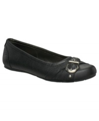 Fashion that doesn't fall flat, these Jovie flats from Jessica Simpson will pair perfectly with her entire wardrobe.