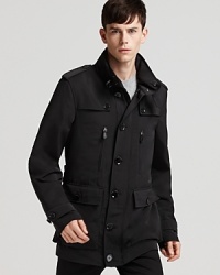 Brave the elements with the rain-repelling Bowden coat, a sleek style that works on days both wet and dry.