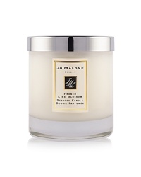 Tendrils of white blossoms compose this tender spring-like scent. The Lime Blossom Home Candle infuses any room with evocative scent and lasts for hours. An everyday luxury, it brings warmth to any environment. 200g.