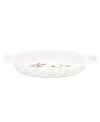 Fresh from the garden, the Butterfly Meadow Herbs oval baker from Lenox features hardy stoneware with flowering herbs and a delicately scalloped edge.