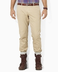 A trim-fitting chino pant makes the grade as an everyday favorite with a hint of stretch and a softly faded wash.