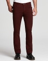 With a commitment to craft, Theory offers a handsome pant with a tailored slim fit that matches your modern wardrobe.